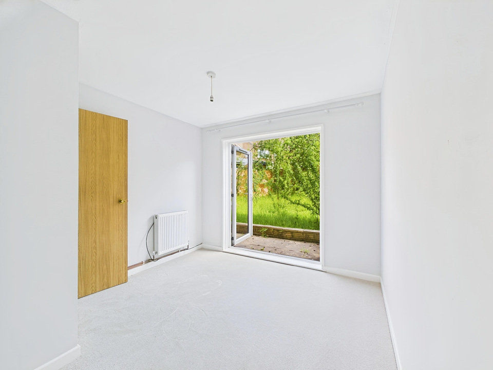1 bed apartment for sale in Charrington Way, Broadbridge Heath - Property Image 5