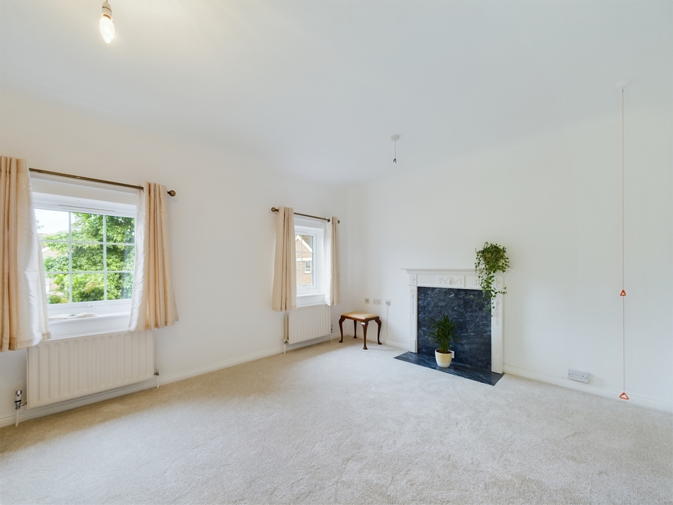 2 bed maisonette for sale in Hills Place, Horsham  - Property Image 11