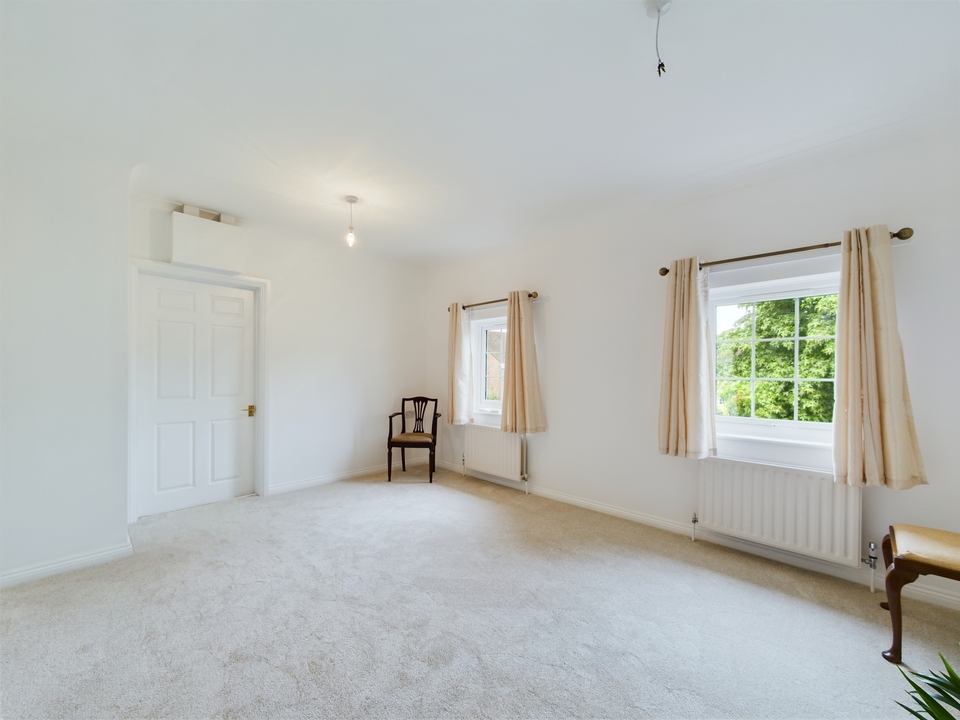 2 bed maisonette for sale in Hills Place, Horsham  - Property Image 13