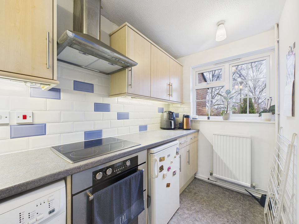 1 bed apartment for sale in Englefield, Horsham, West Sussex  - Property Image 5