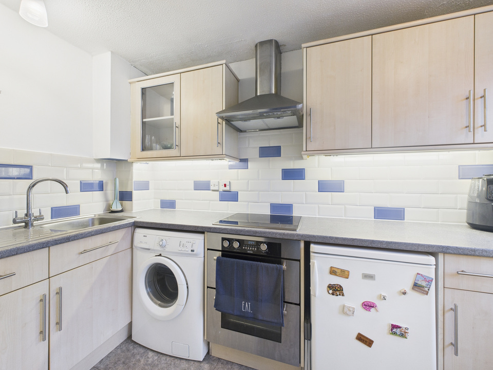 1 bed apartment for sale in Englefield, Horsham, West Sussex  - Property Image 4