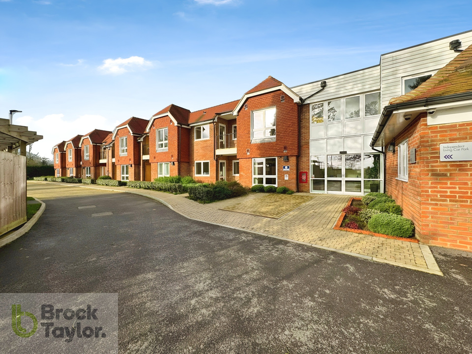 2 bed block of apartments for sale in Birchgrove Road, Horsted Keynes, Haywards Heath - Property Image 1
