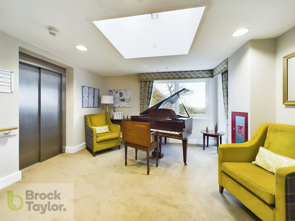 2 bed block of apartments for sale in Birchgrove Road, Horsted Keynes, Haywards Heath  - Property Image 4