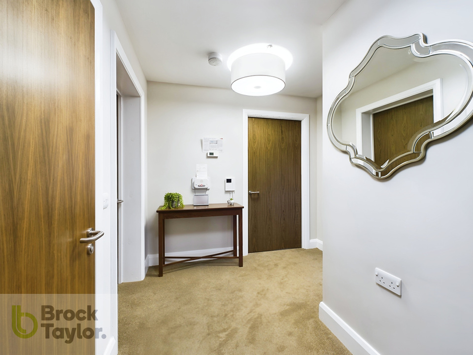 2 bed block of apartments for sale in Birchgrove Road, Horsted Keynes, Haywards Heath  - Property Image 8