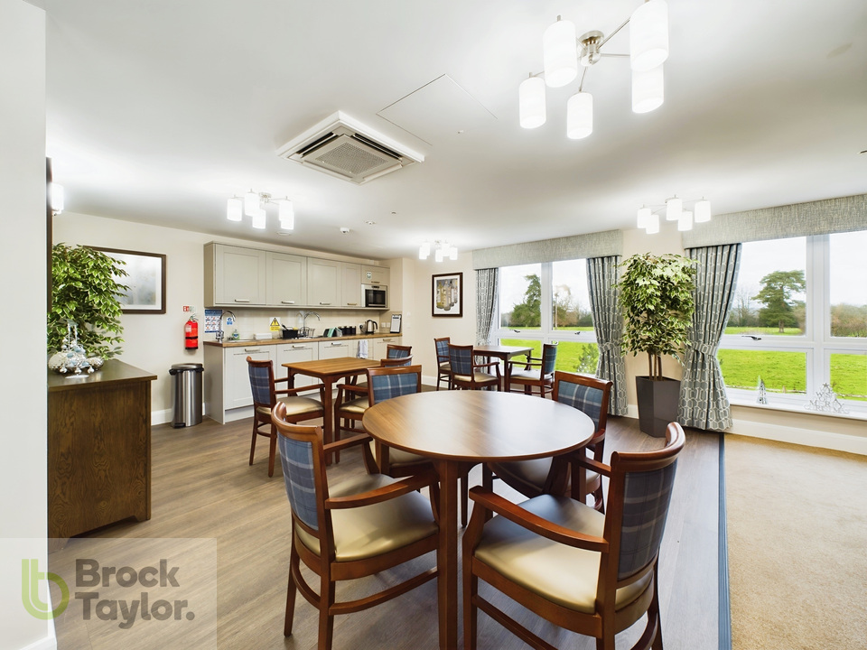 2 bed block of apartments for sale in Birchgrove Road, Horsted Keynes, Haywards Heath  - Property Image 15