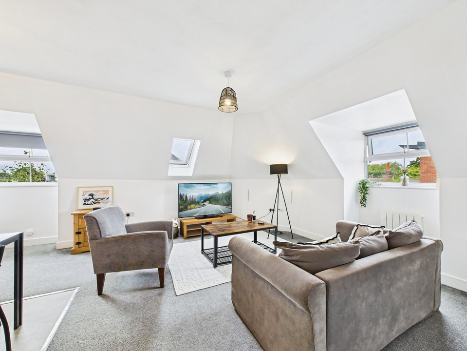 2 bed apartment for sale in Brighton Road, Horsham  - Property Image 3