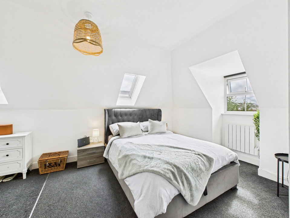 2 bed apartment for sale in Brighton Road, Horsham  - Property Image 4