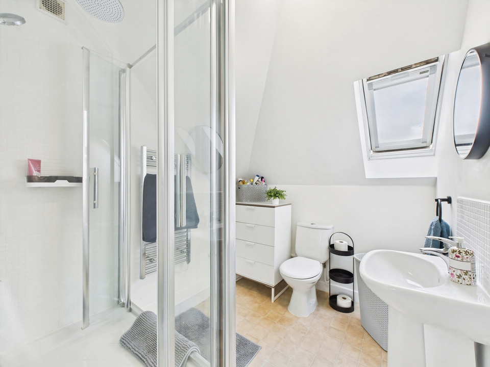 2 bed apartment for sale in Brighton Road, Horsham  - Property Image 6