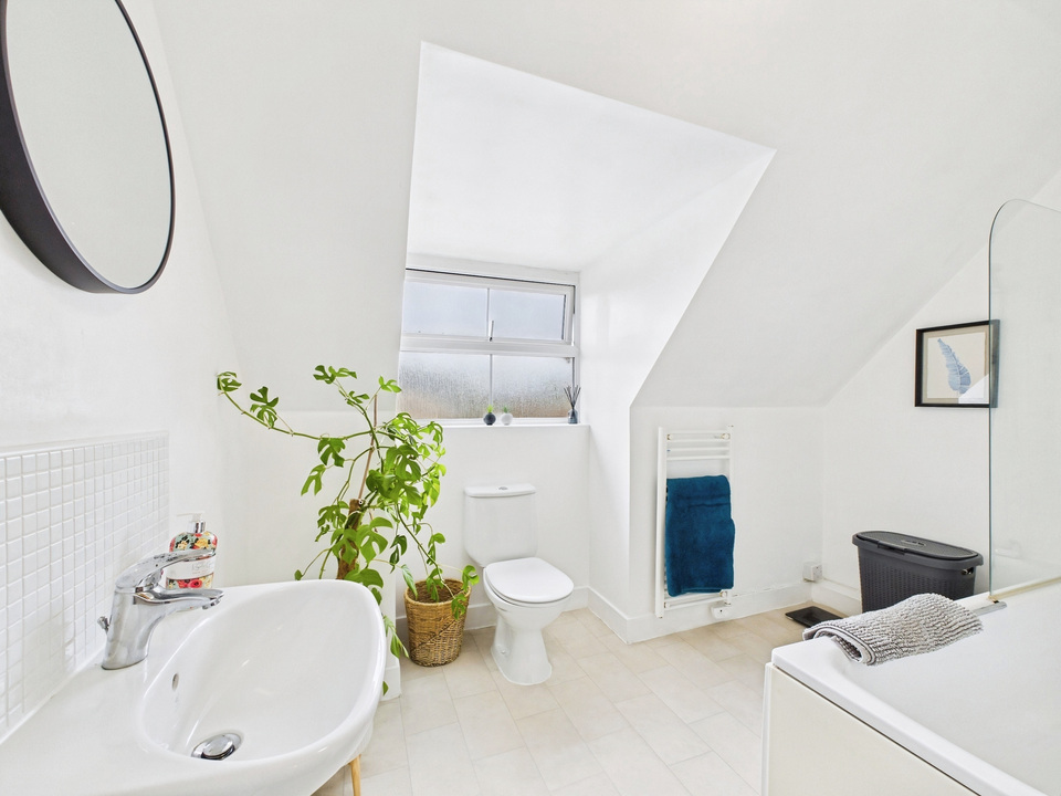 2 bed apartment for sale in Brighton Road, Horsham  - Property Image 8