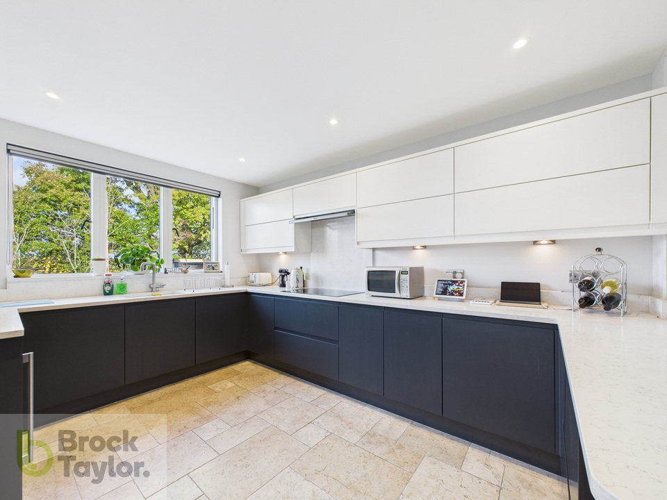 4 bed detached house for sale in Rocky Lane, Haywards Heath - Property Image 6