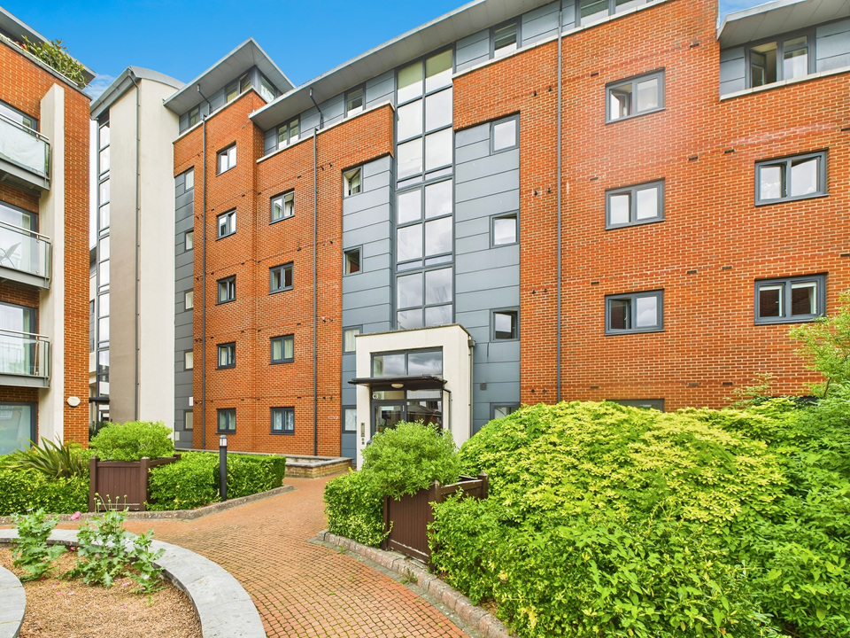 2 bed apartment for sale in Kings Gate, Horsham - Property Image 12
