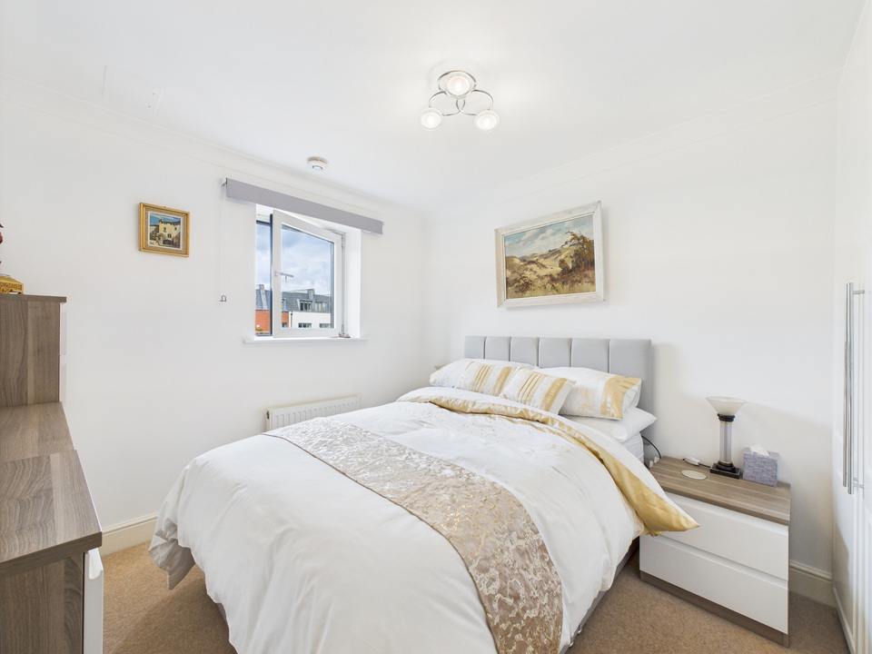 2 bed apartment for sale in Kings Gate, Horsham - Property Image 18