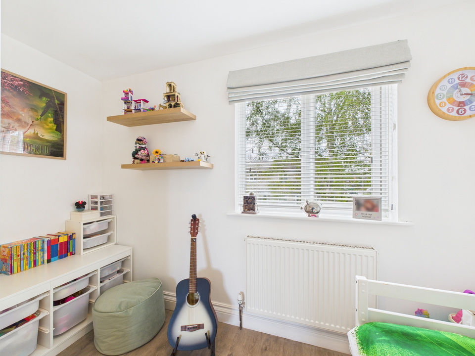 3 bed end of terrace house for sale in Somergate, Horsham  - Property Image 13