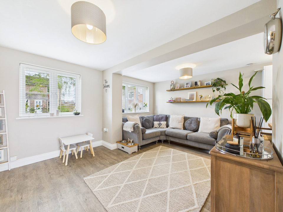 3 bed end of terrace house for sale in Somergate, Horsham  - Property Image 15