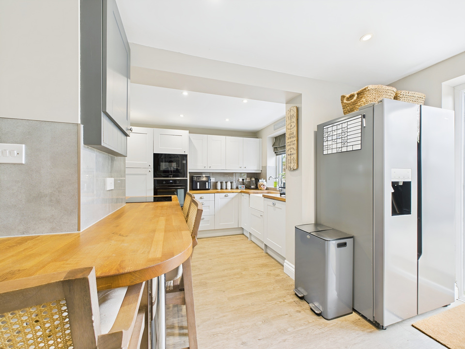 3 bed end of terrace house for sale in Somergate, Horsham  - Property Image 17