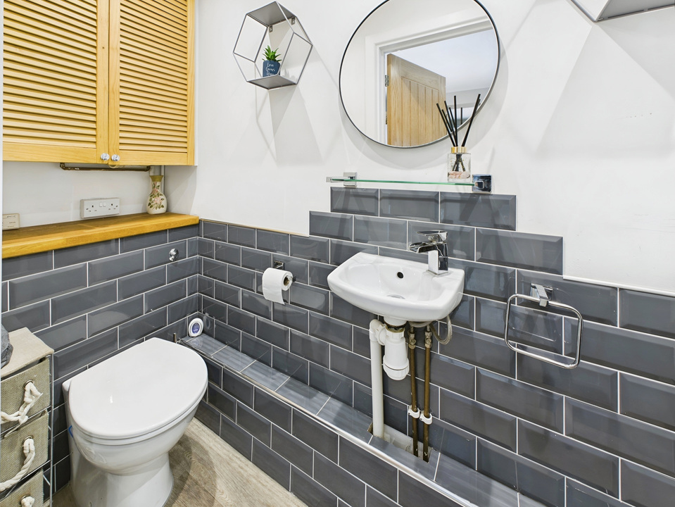 3 bed end of terrace house for sale in Somergate, Horsham  - Property Image 18