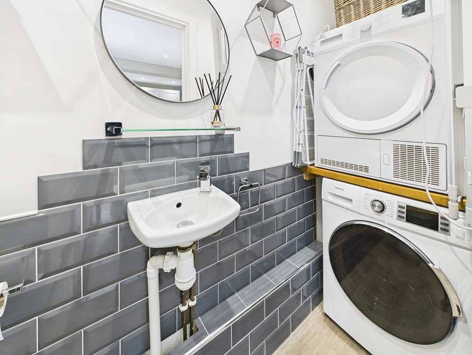 3 bed end of terrace house for sale in Somergate, Horsham  - Property Image 19