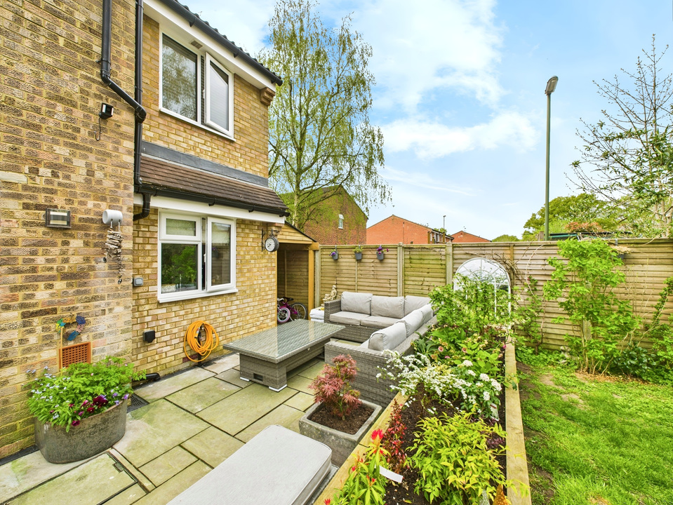 3 bed end of terrace house for sale in Somergate, Horsham  - Property Image 20