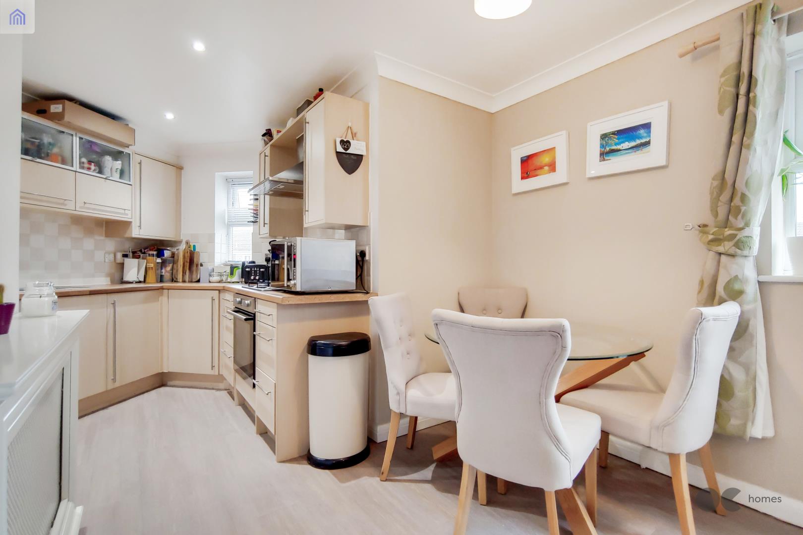 2 bed flat to rent in Paignton Close, Harold Wood RM3  - Property Image 2