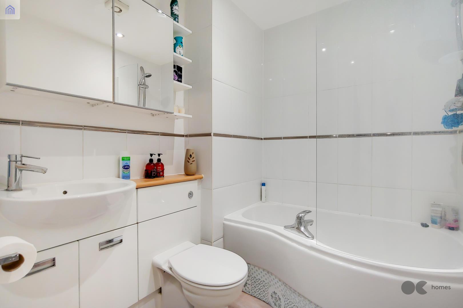 2 bed flat to rent in Paignton Close, Harold Wood RM3  - Property Image 9