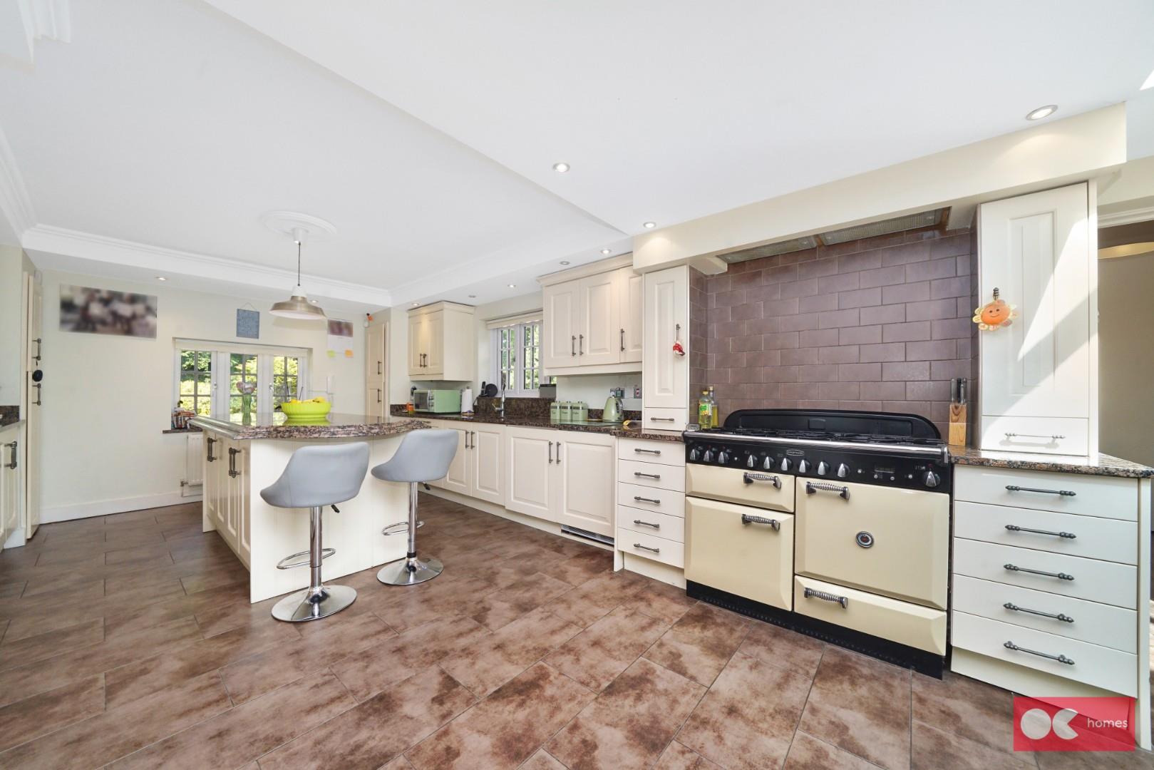 6 bed detached house for sale in Longwood, Harlow  - Property Image 6