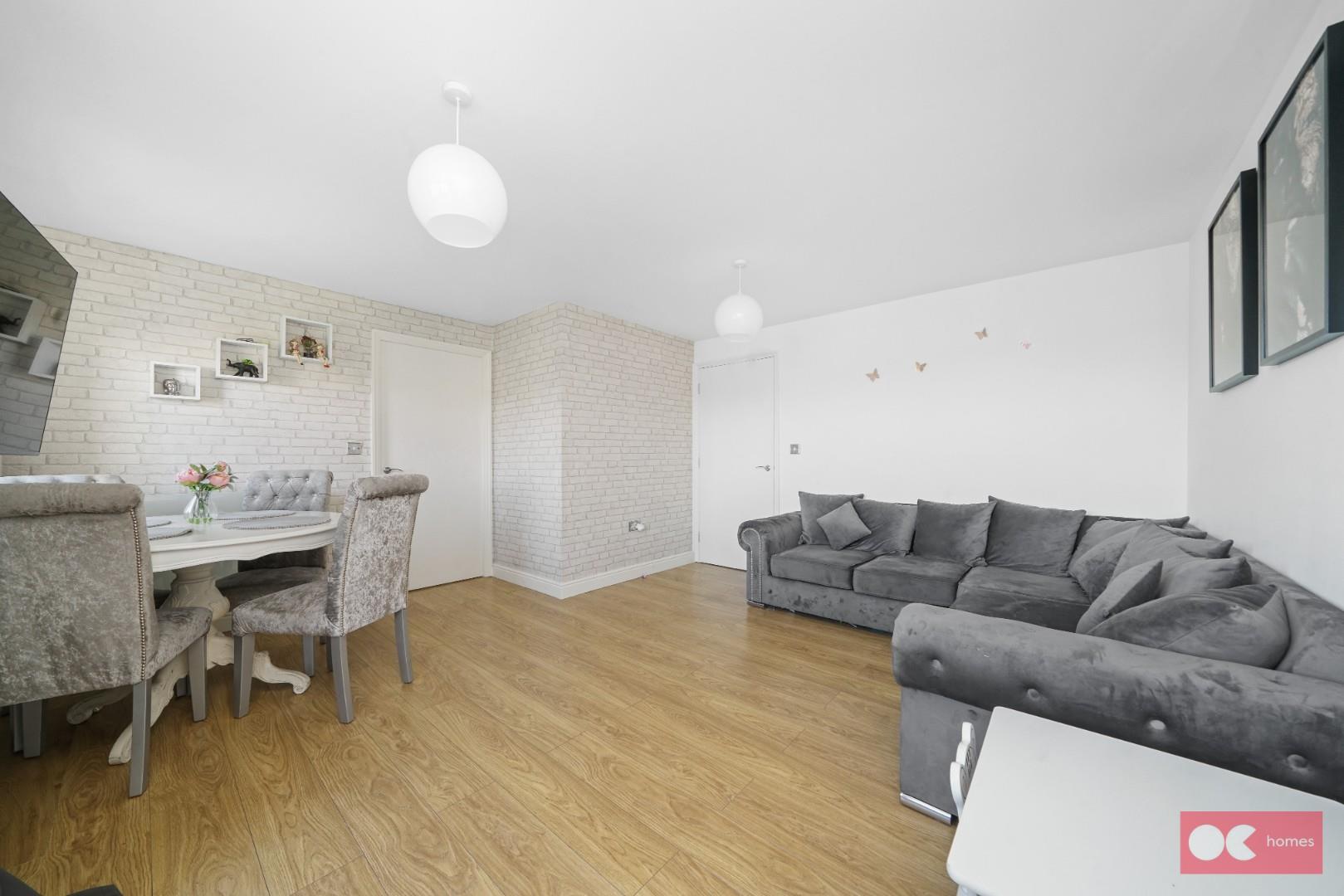 2 bed flat to rent in Hogg Lane, Grays  - Property Image 5