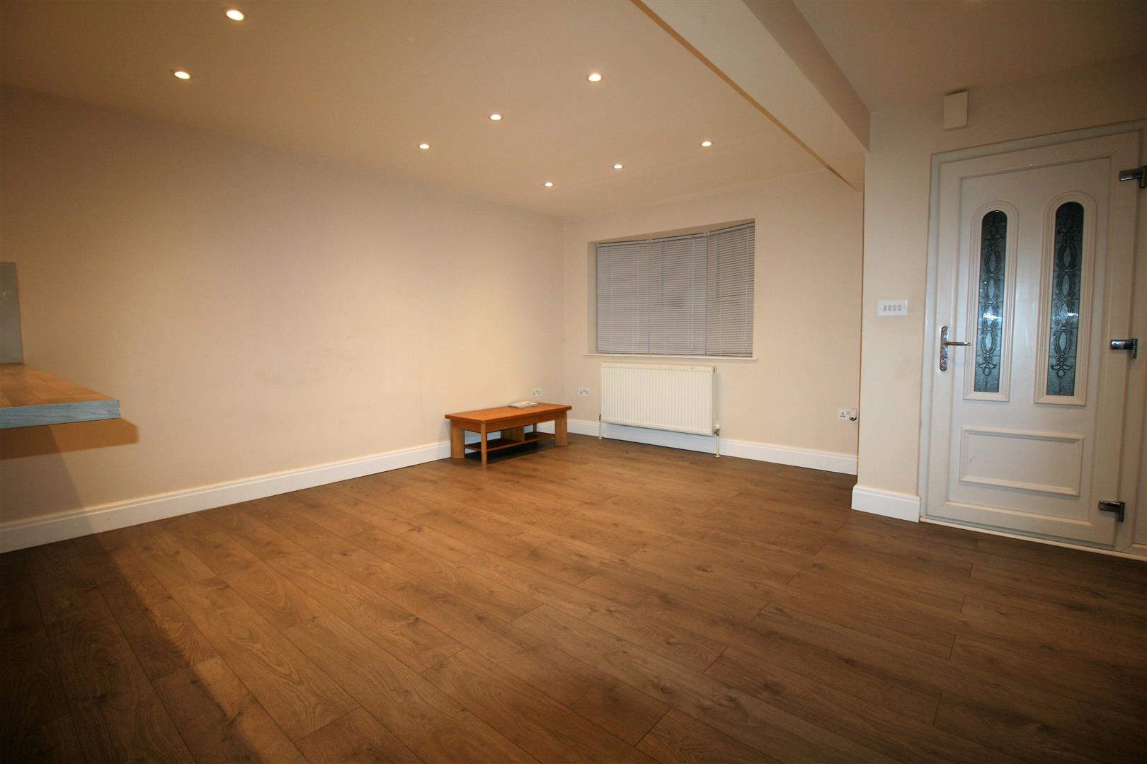 3 bed end of terrace house to rent in Noak Hill Road, Romford RM3  - Property Image 9