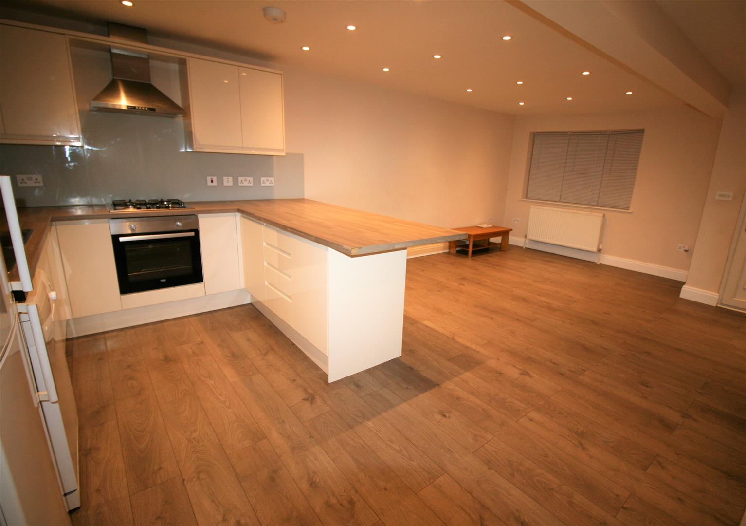 3 bed end of terrace house to rent in Noak Hill Road, Romford RM3  - Property Image 8