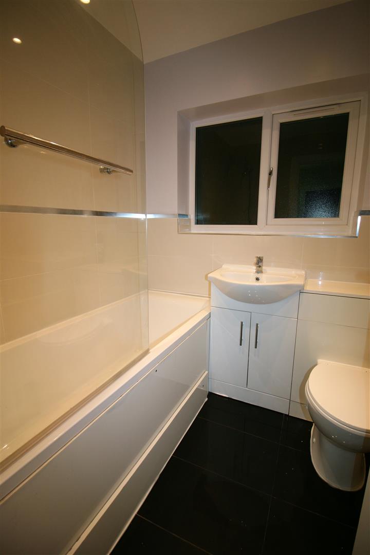 3 bed end of terrace house to rent in Noak Hill Road, Romford RM3  - Property Image 6