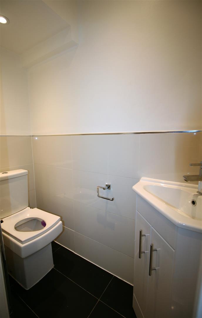 3 bed end of terrace house to rent in Noak Hill Road, Romford RM3  - Property Image 12