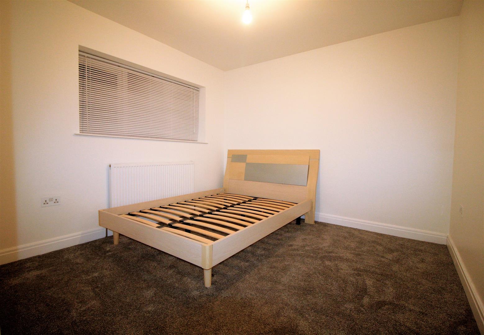 3 bed end of terrace house to rent in Noak Hill Road, Romford RM3  - Property Image 14