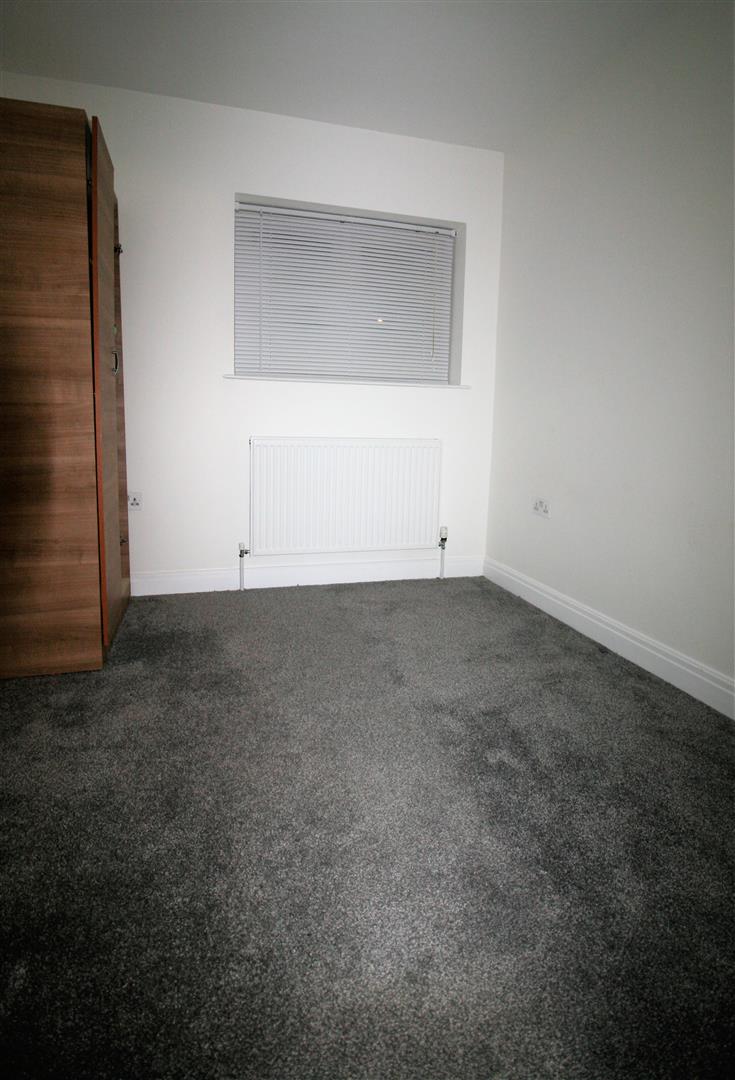 3 bed end of terrace house to rent in Noak Hill Road, Romford RM3  - Property Image 5