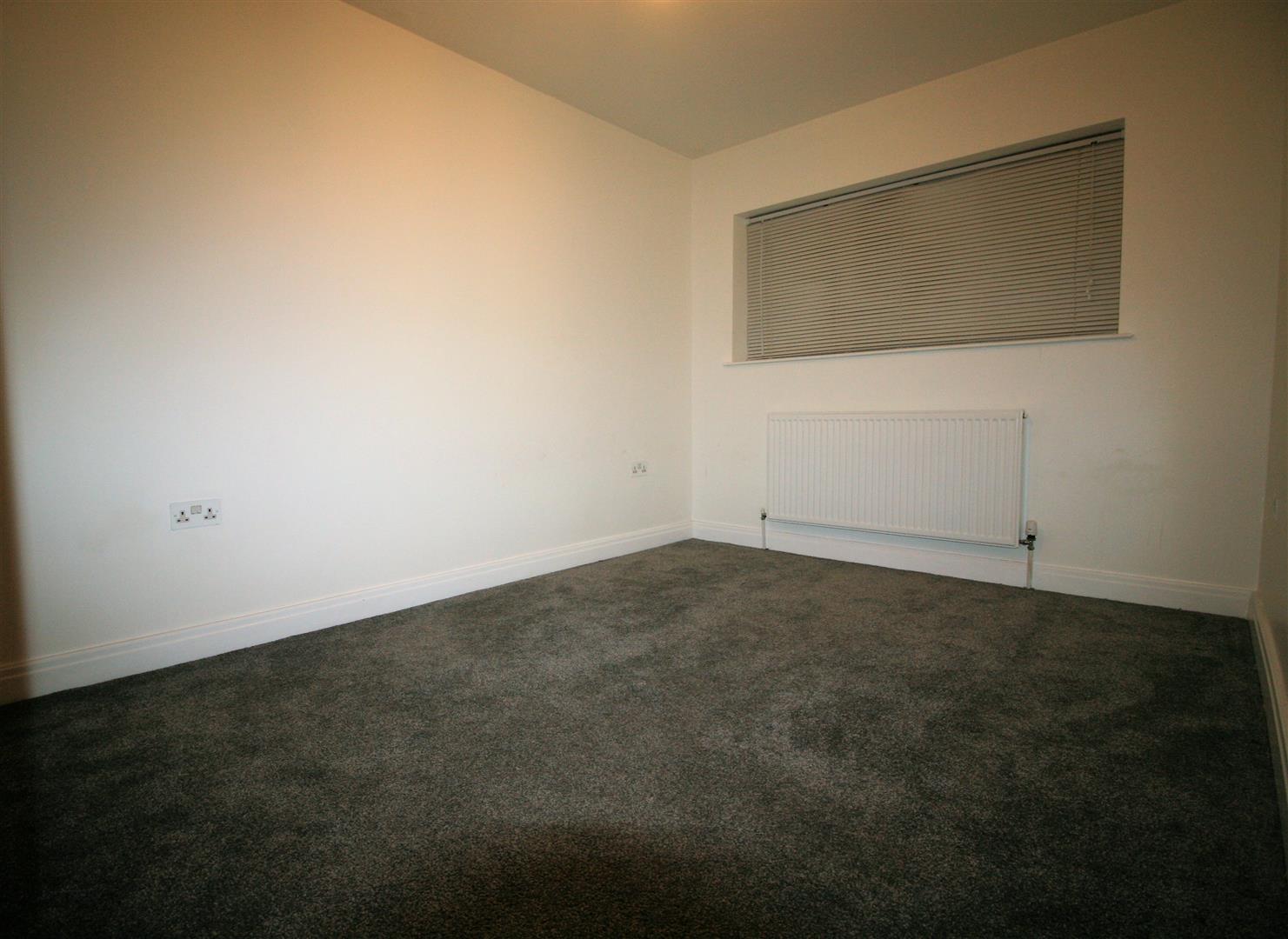 3 bed end of terrace house to rent in Noak Hill Road, Romford RM3  - Property Image 3