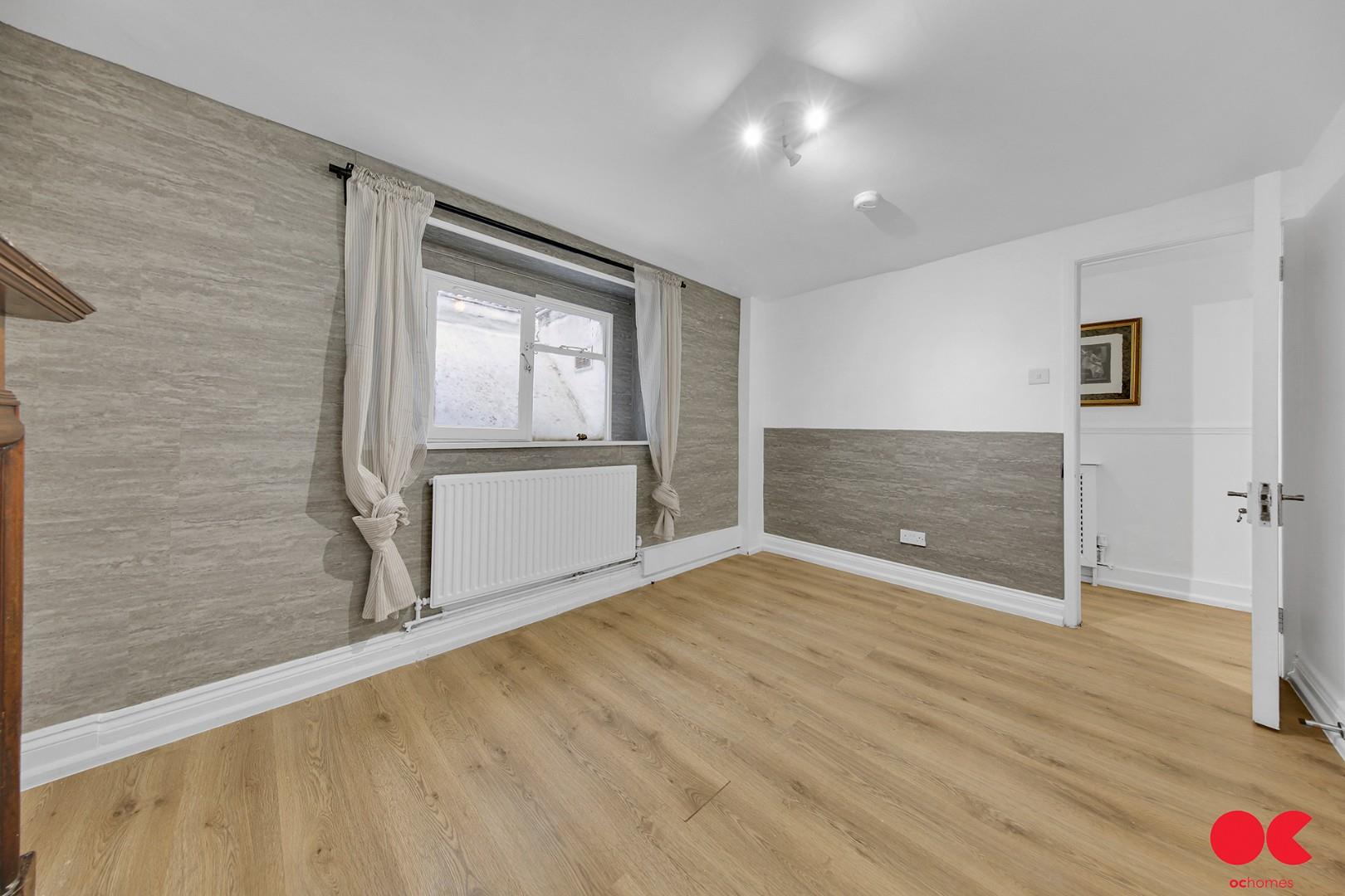 2 bed flat to rent in Bazely Street, London  - Property Image 1