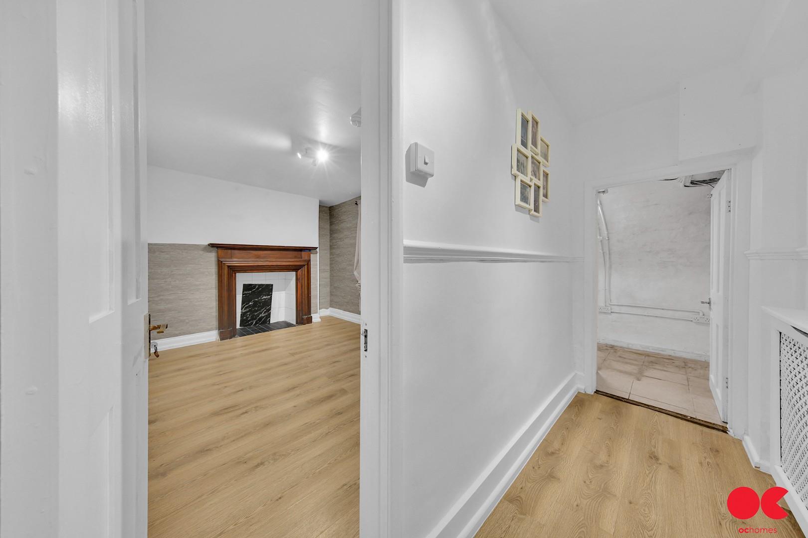 2 bed flat to rent in Bazely Street, London  - Property Image 2