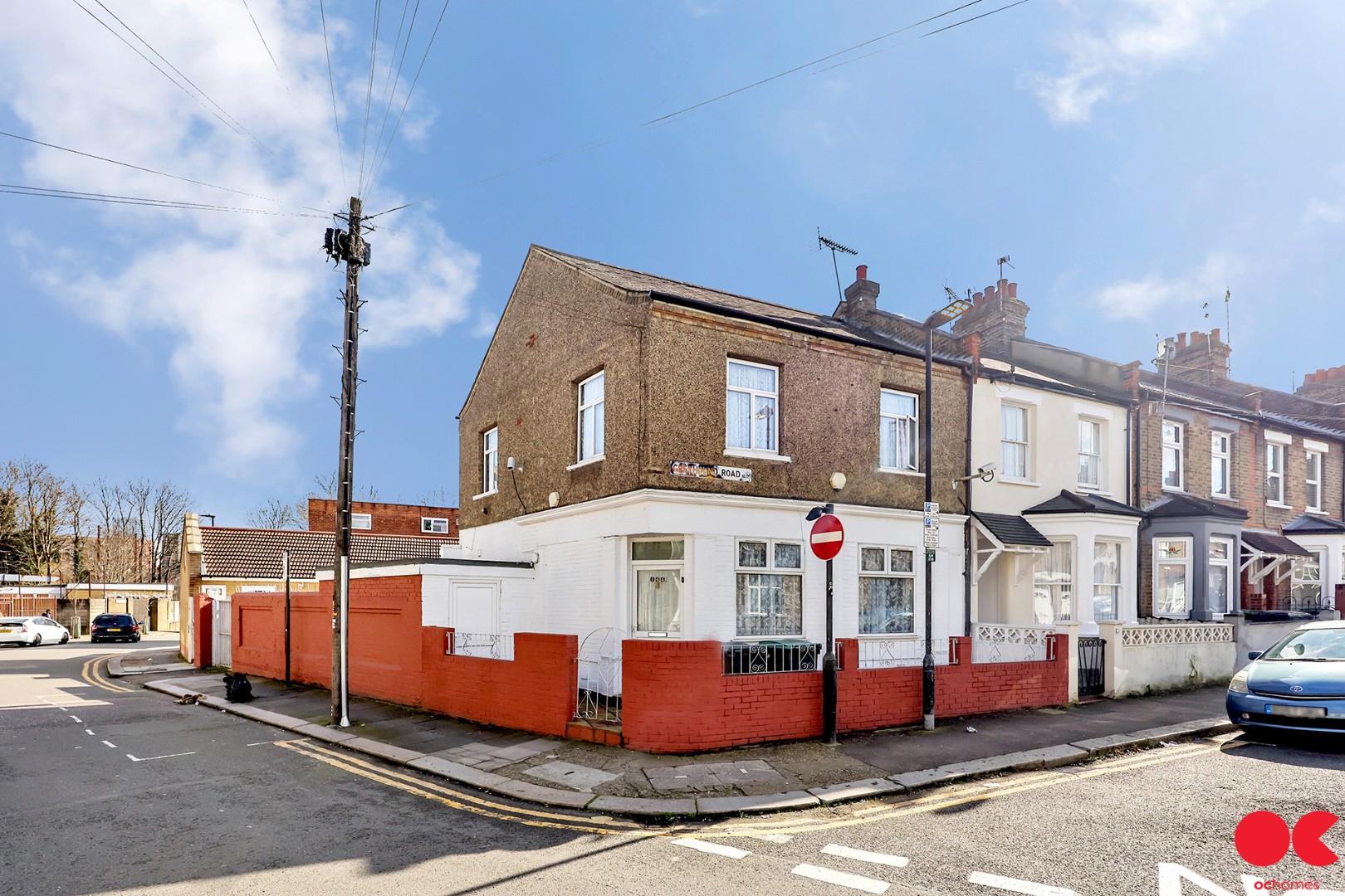 4 bed end of terrace house for sale in Greyhound Road, London - Property Image 1