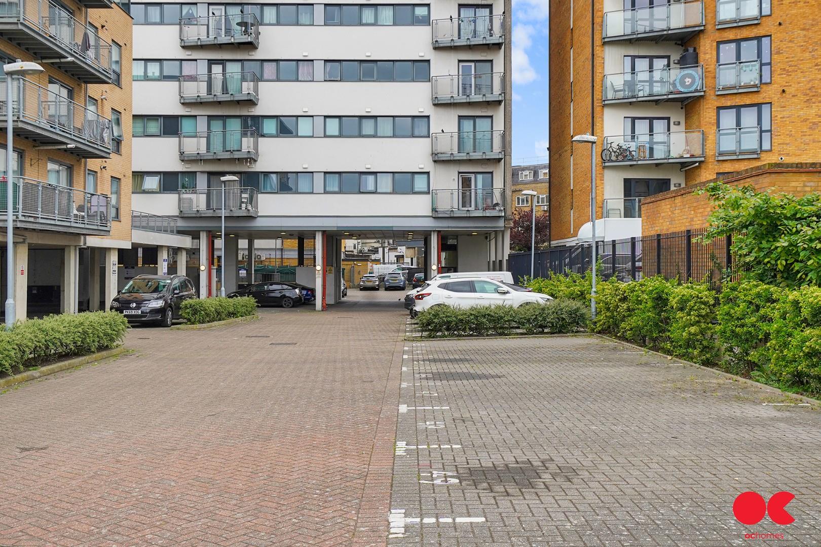 2 bed flat to rent in Eastern Avenue, Gants Hill  - Property Image 19