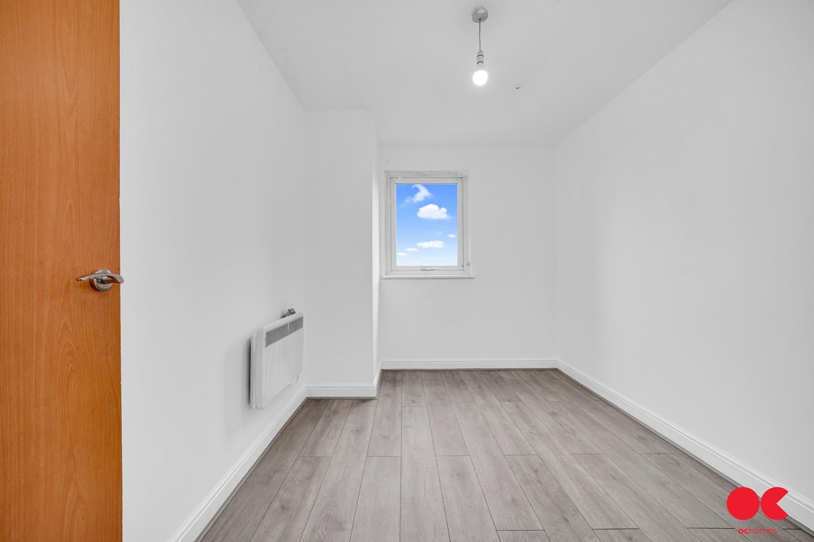 2 bed flat to rent in Eastern Avenue, Gants Hill  - Property Image 7