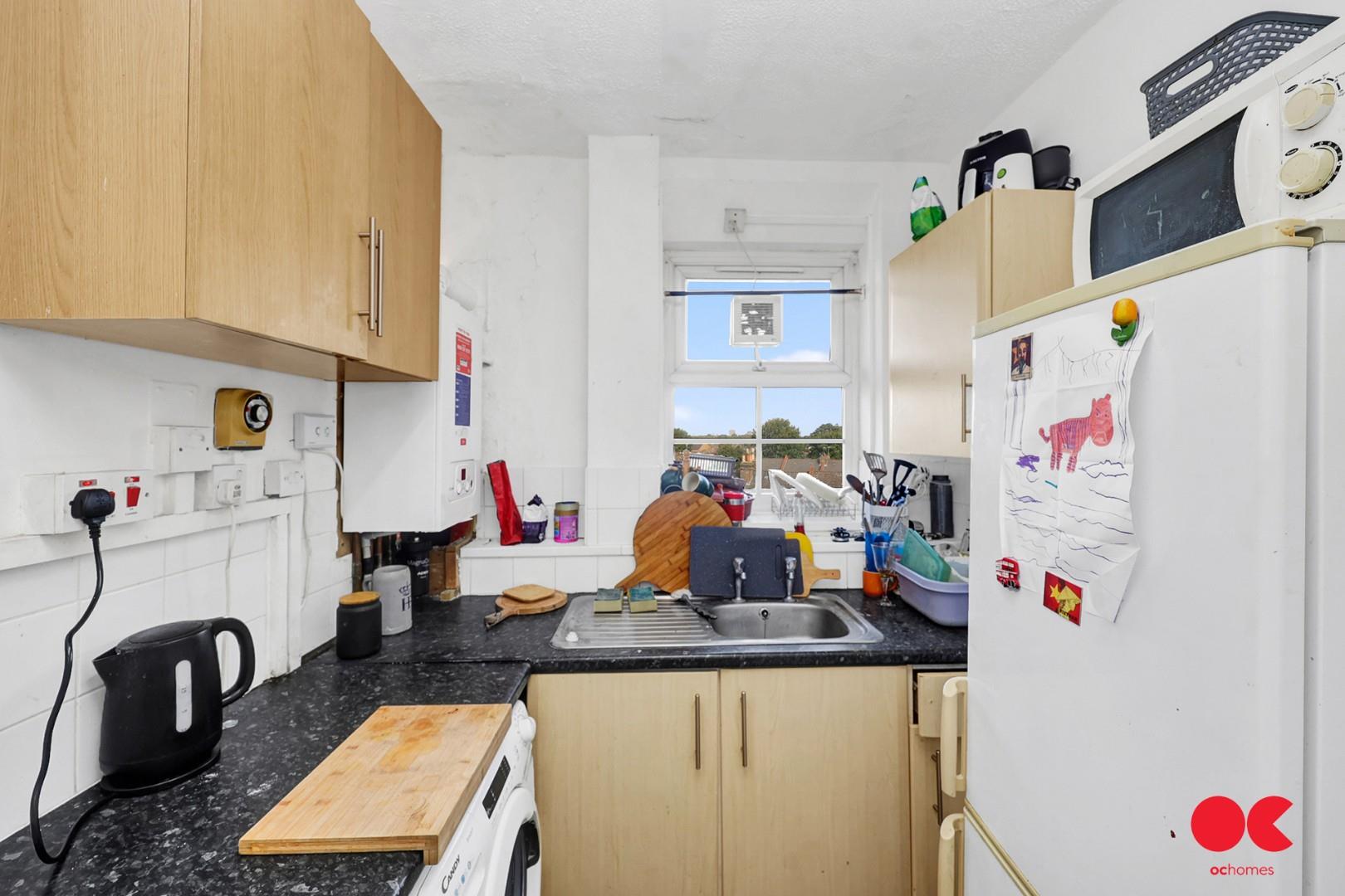 3 bed flat to rent in Gascoyne Road, London  - Property Image 9