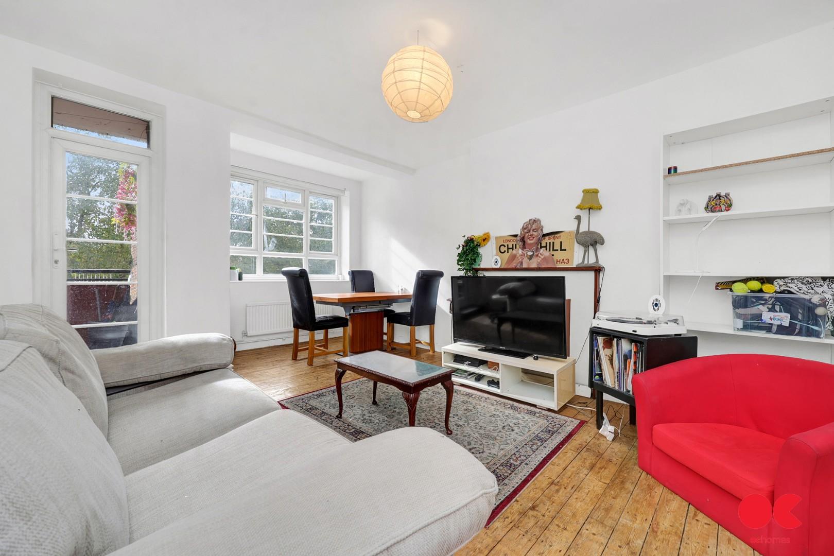 3 bed flat to rent in Gascoyne Road, London  - Property Image 1