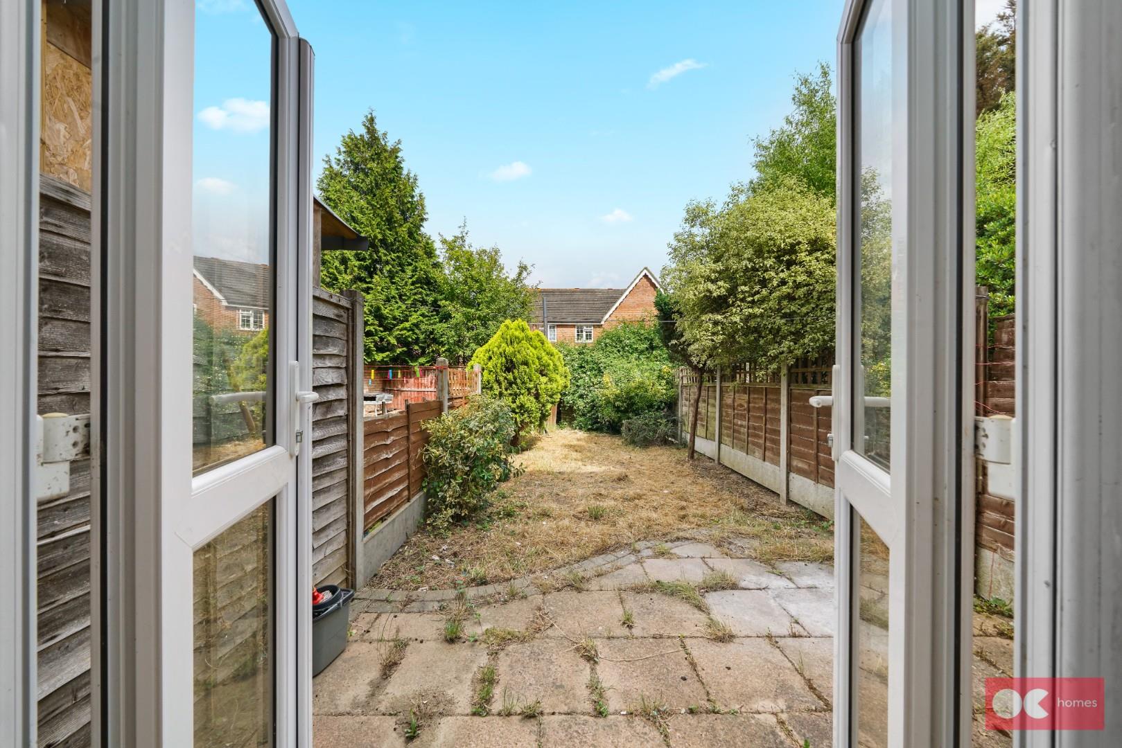 2 bed terraced house to rent in Heathfield Park Drive, Chadwell Heath  - Property Image 4