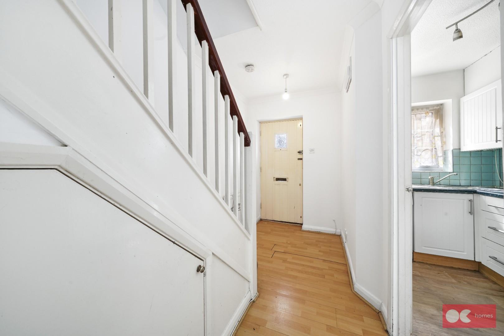 2 bed terraced house to rent in Heathfield Park Drive, Chadwell Heath  - Property Image 6