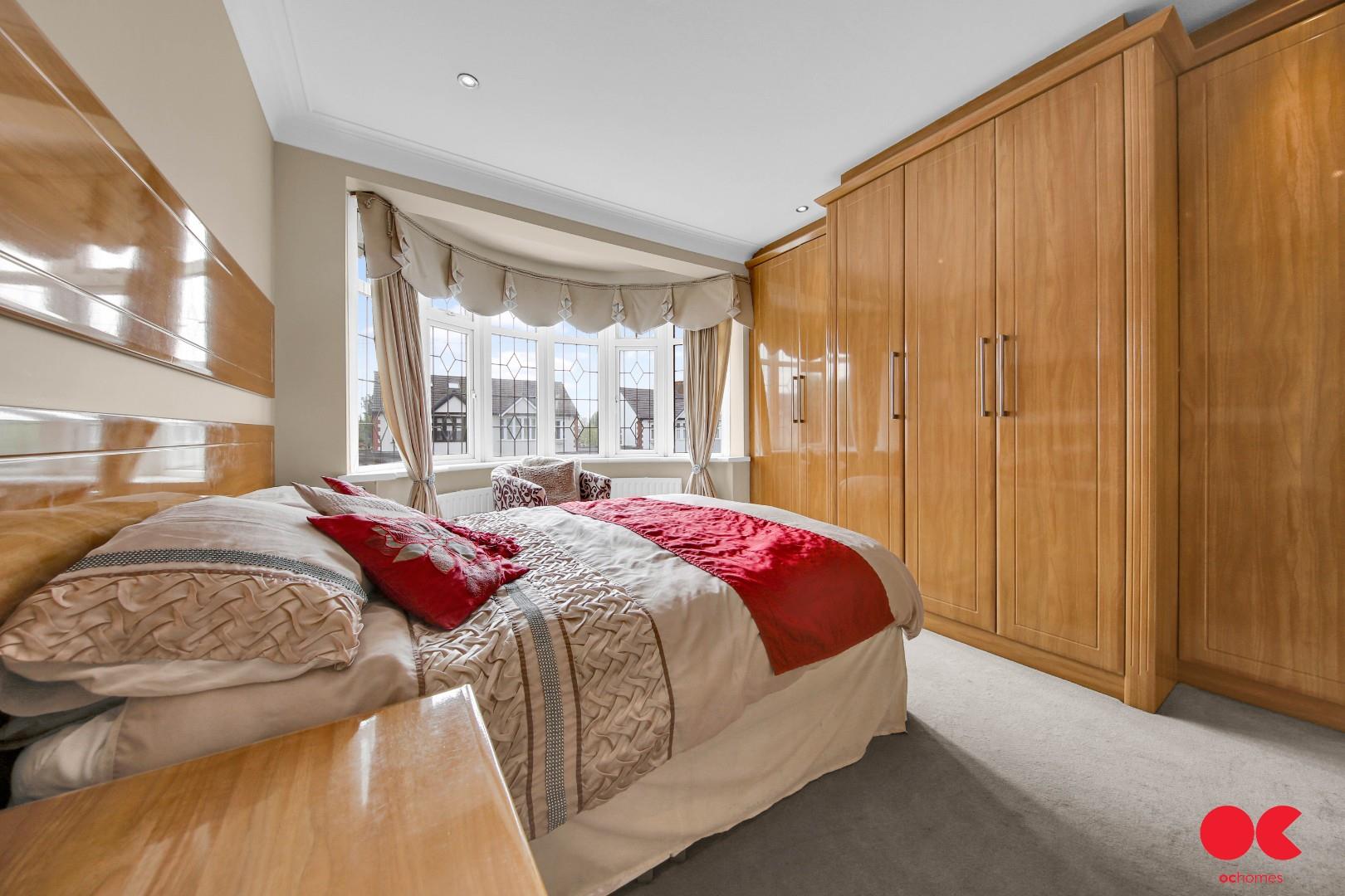 4 bed semi-detached house for sale in Fairholme Avenue, Gidea Park  - Property Image 19