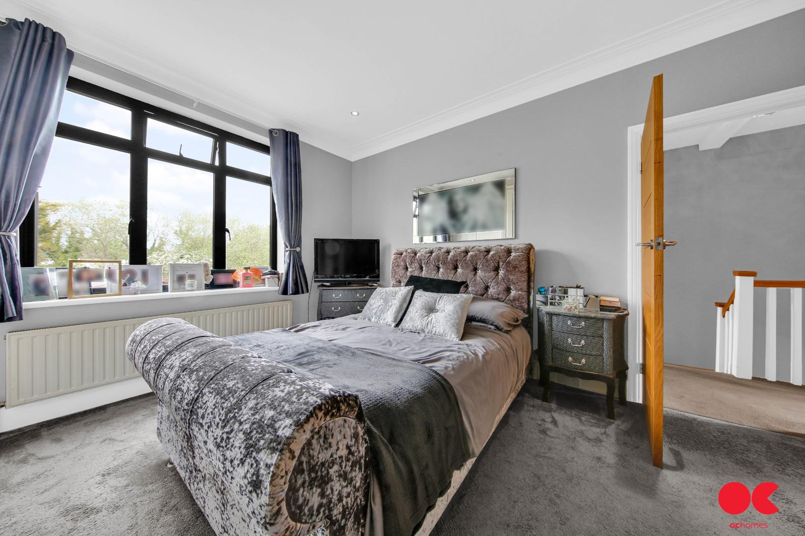 4 bed semi-detached house for sale in Fairholme Avenue, Gidea Park  - Property Image 20