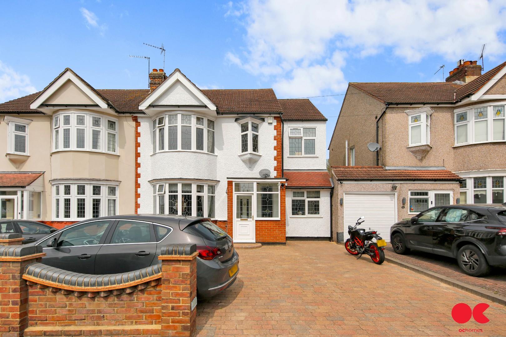 4 bed semi-detached house for sale in Fairholme Avenue, Gidea Park  - Property Image 14