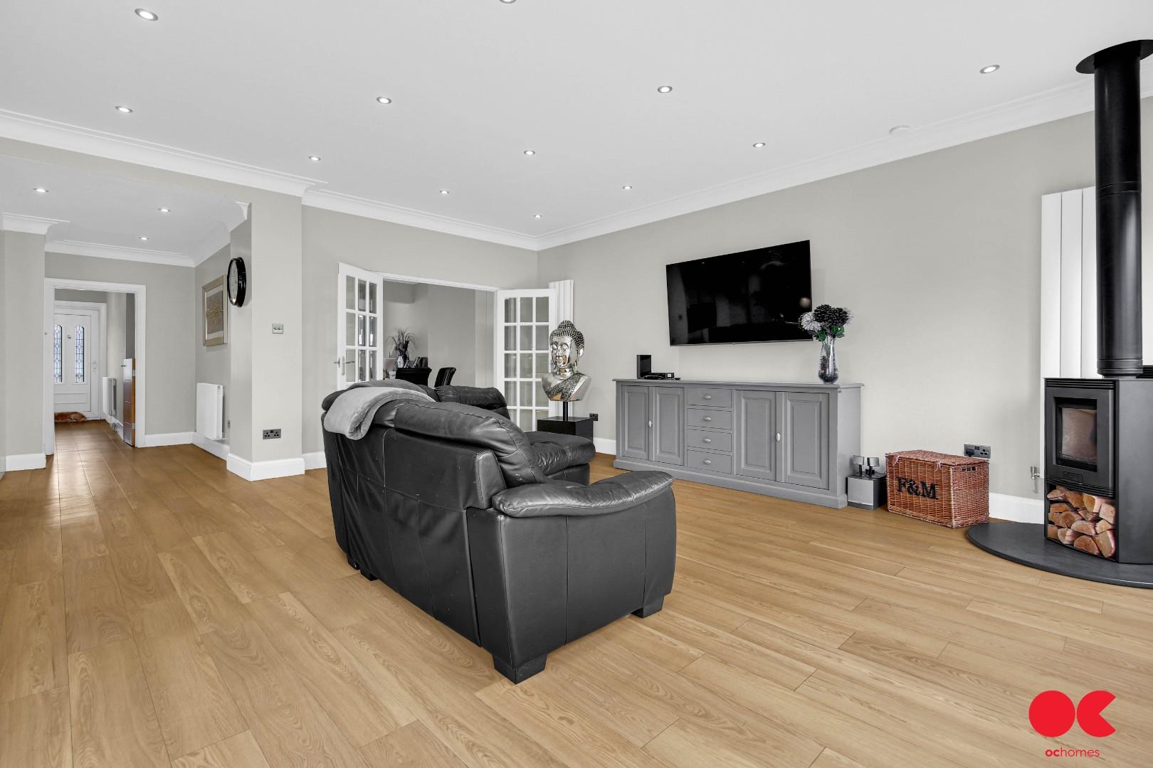 4 bed semi-detached house for sale in Fairholme Avenue, Gidea Park  - Property Image 40