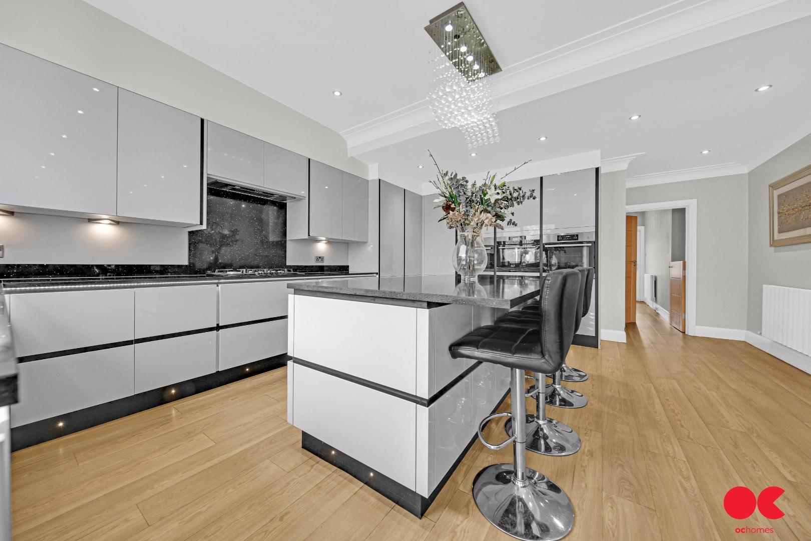 4 bed semi-detached house for sale in Fairholme Avenue, Gidea Park  - Property Image 23