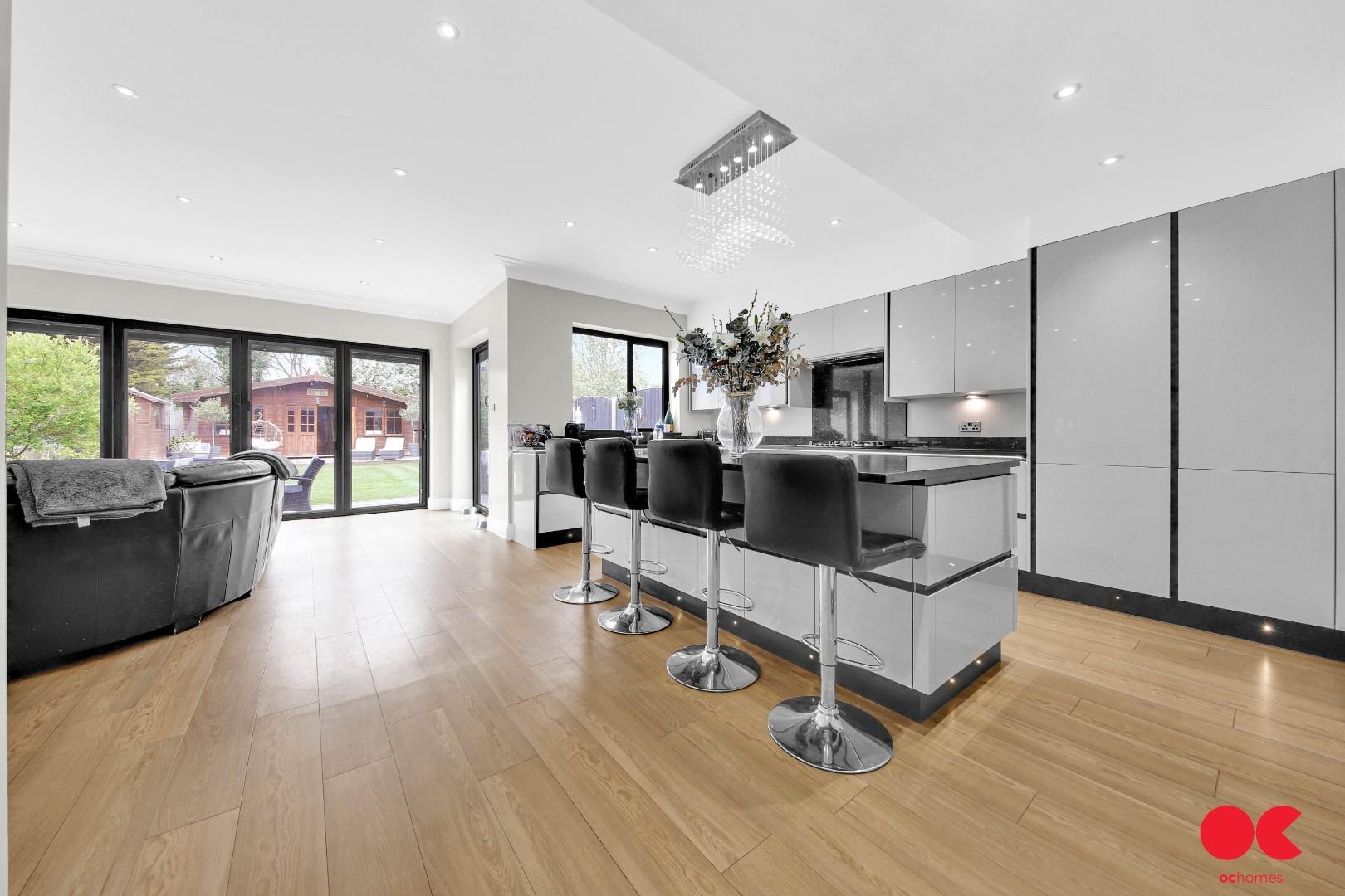 4 bed semi-detached house for sale in Fairholme Avenue, Gidea Park, RM2