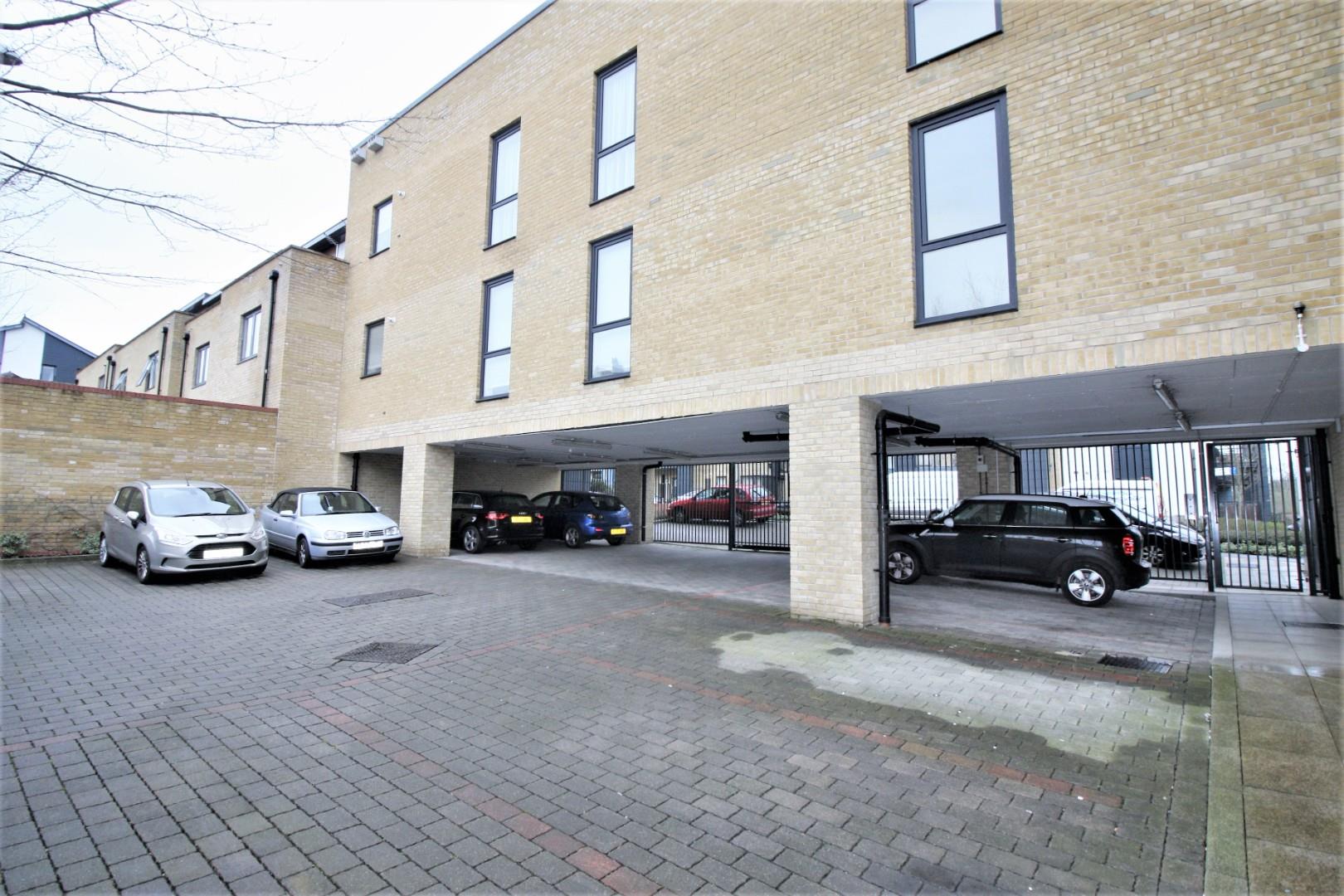 1 bed flat to rent in Larch Place, Romford  - Property Image 6