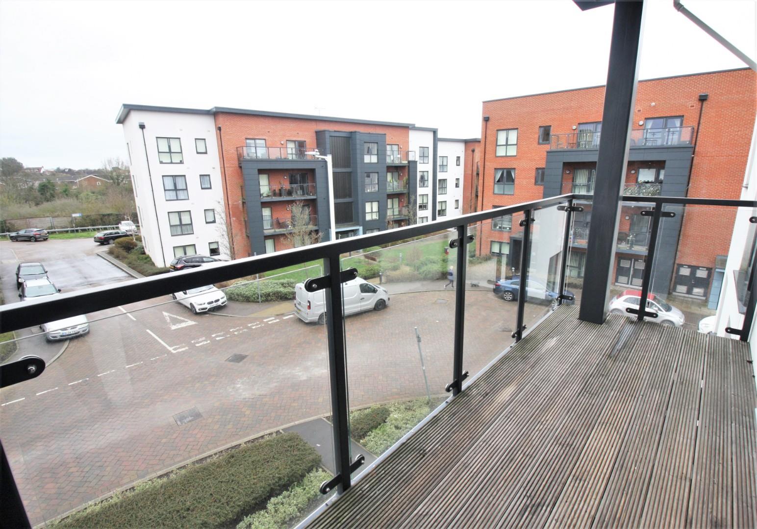 1 bed flat to rent in Larch Place, Romford  - Property Image 5